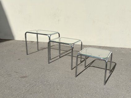 Set chromových stolků se sklem