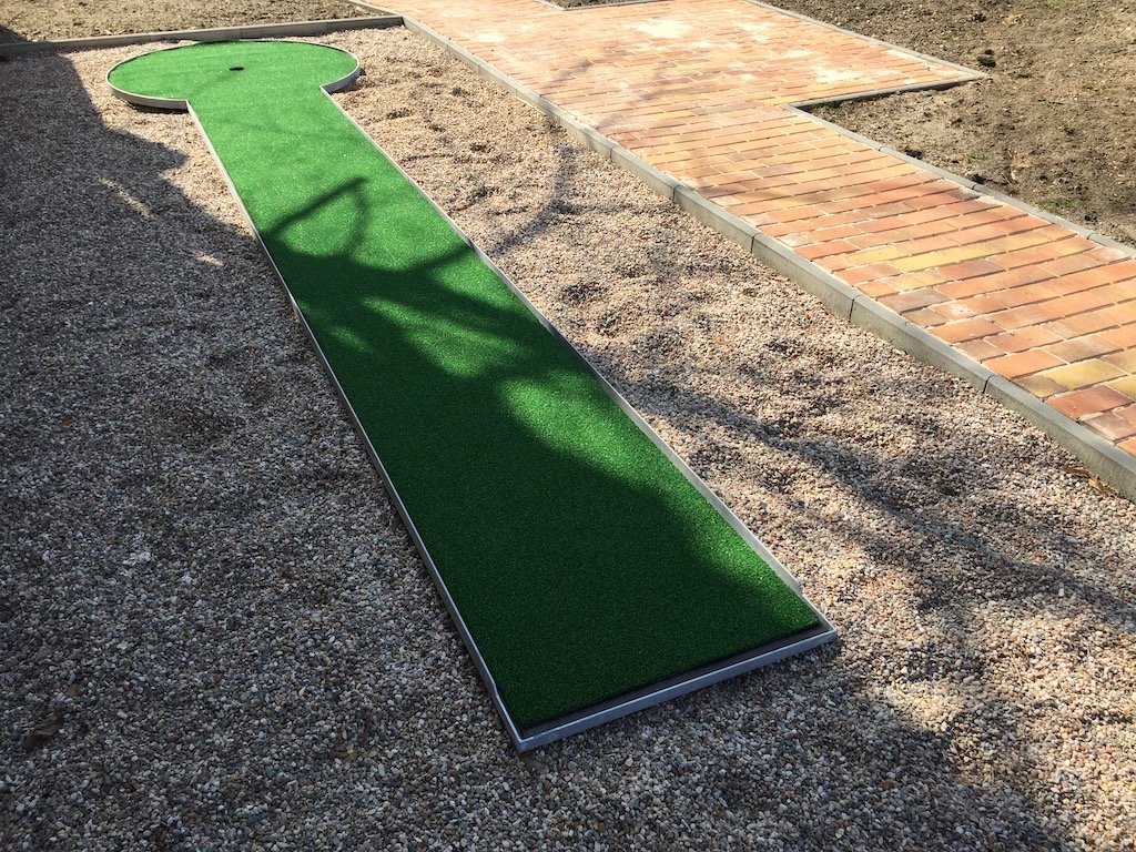 Garden Minigolf | - STOA-Games track minigolf