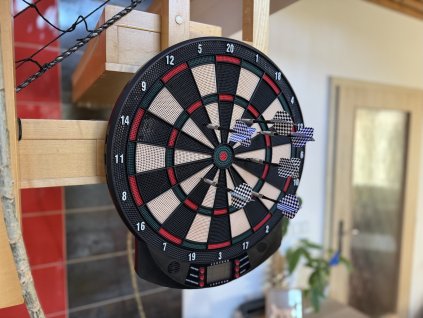 Electronic darts