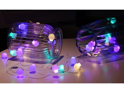 Solight LED vánoční řetěz barevné koule, 40x LED, 4m, 2x AA