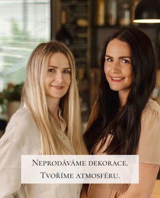 🕯️Svíček, váz, prostírání a dekorací na stůl je všude spousta. Ale kdo má čas všechno obíhat a vybírat? Jsme dvě ženy a...