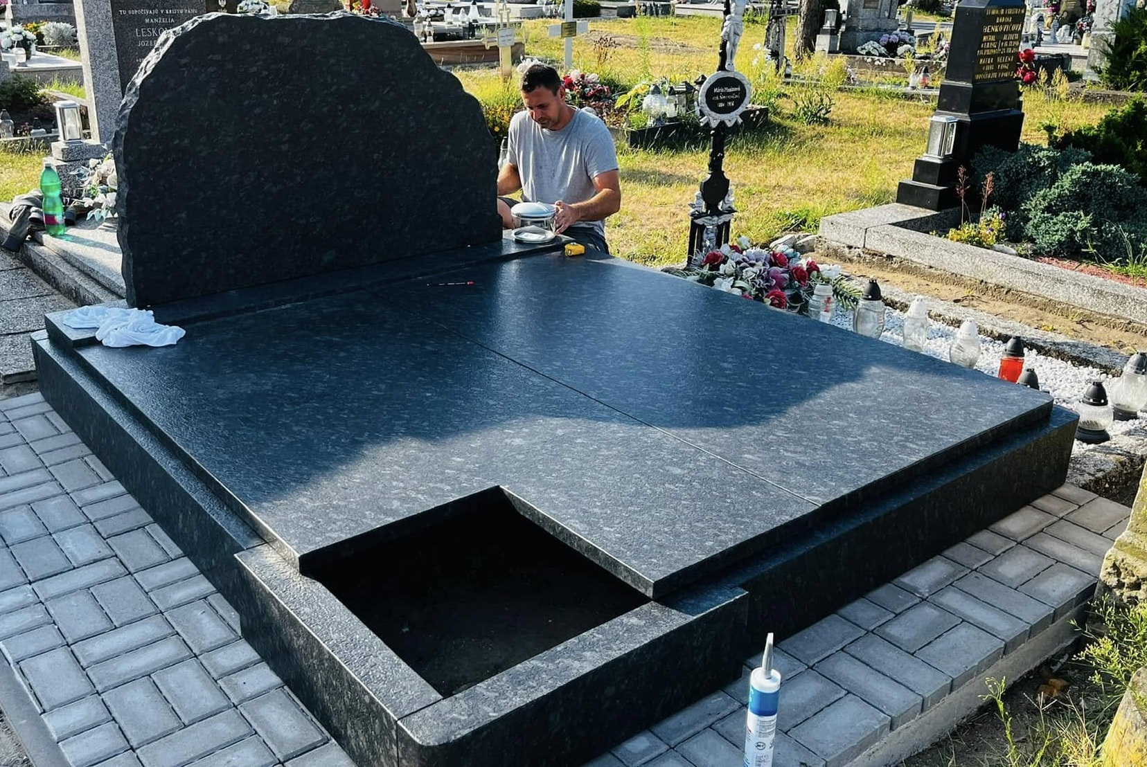 Výroba pomníkov z prírodného kameňa: Umenie a trvácnosť v jednom