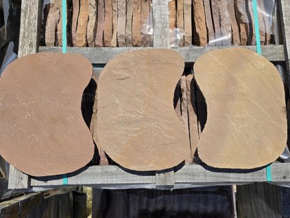 Warm Modak sandstone stepping stone for cozy garden walkways and ornamental decoration — Sandstone Modak.