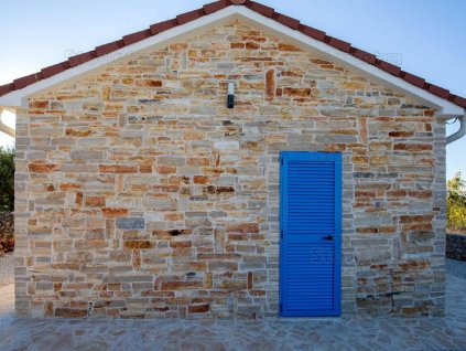 Rustic stone wall made of natural stone Limestone Nadri rock face - Mediterranean architecture