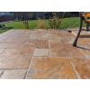 Kamenná dlažba na terase zlatý travertin francouzský vzor (9)