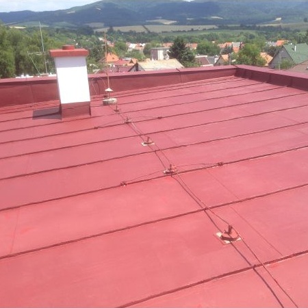 Oprava a renovácia plechovej strechy