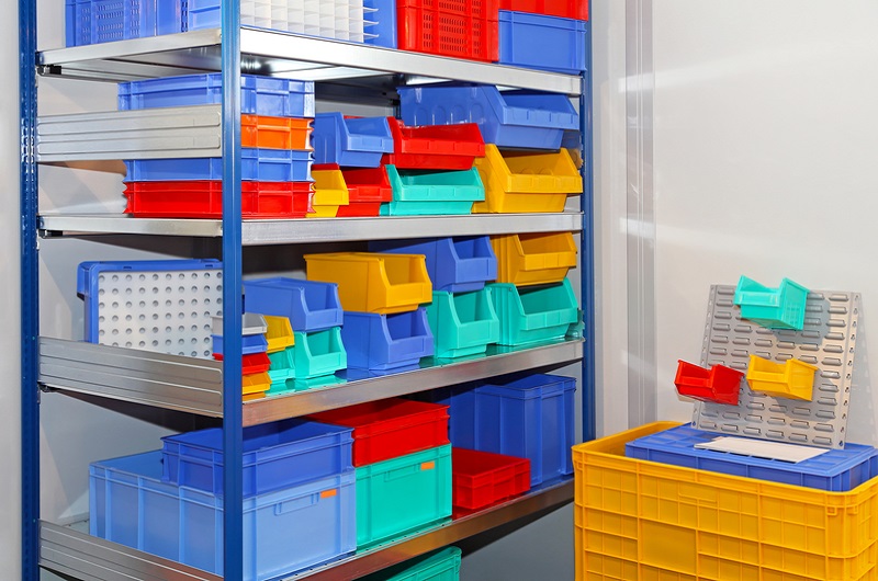 Regály a podlahy: Kam regál určite nesmiete postaviť?