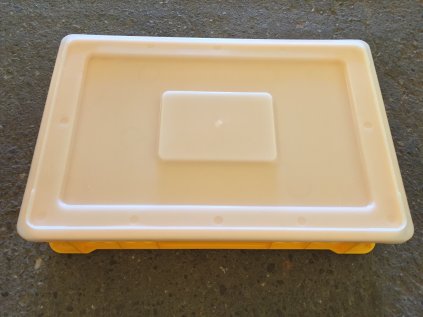 Mliečne biele veko na mäsiarske prepravky 60x40 cm bez závesov