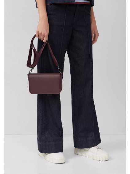 s.Oliver koženková crossbody kabelka bordó