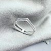 prstienok ruka striebro strieborny prsten Ag 925 bez kamienka