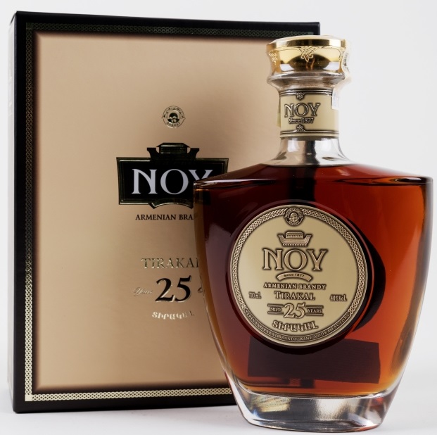 Noy Tirakal 25yo 40% 0,7l (karton)