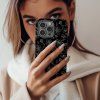 Kryt na iPhone - Goth flowers