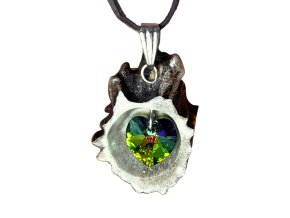 Přívěsek z paroží a Swarovski