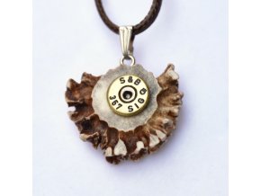 Přívěsek z paroží s nábojnicí do 10mm