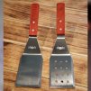 49794 2 sada 2 kucharskych bbq spachtlou na obracanie a cist