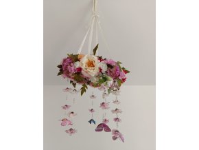 Něžný kolotoč nad postýlku