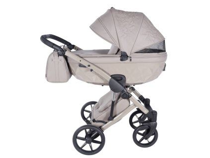 Ergonomic adjustable handlebar on Junama Enzo Cappuccino stroller