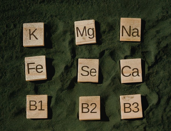 Vitamíny a minerály – ilustrace