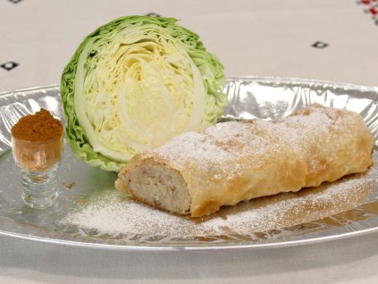 Domáca ťahaná štrúdľa KAPUSTOVÁ SLADKÁ so škoricou (Druh celá štrúdľa (nakrájate 12 - 15 ks))