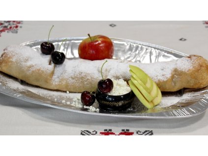 Pravá ťahaná štrúdľa TVAROHOVÁ S VIŠŇAMI (celá noha pás) 1kg