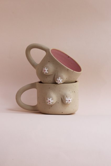 Prsáč hrnek růžový s kytičkou