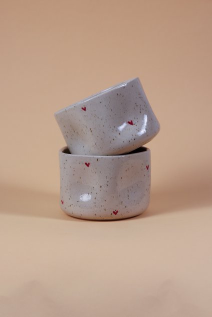 Kalíšek s červenými srdíčky tečkatý 280 ml