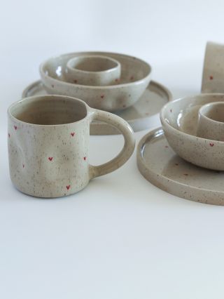 Víte, že si u nás můžete předobjednat celou sadu keramiky? ♥️🤓 A už ji nemusíte sbírat kousek po kousku! Pro sebe, jako...