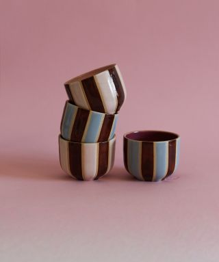 Proužky nás baví! 💓 I když jsou to snad nejpracnější kousky, co jsme kdy dělaly, stejně milujem tu jejich hravost! V...