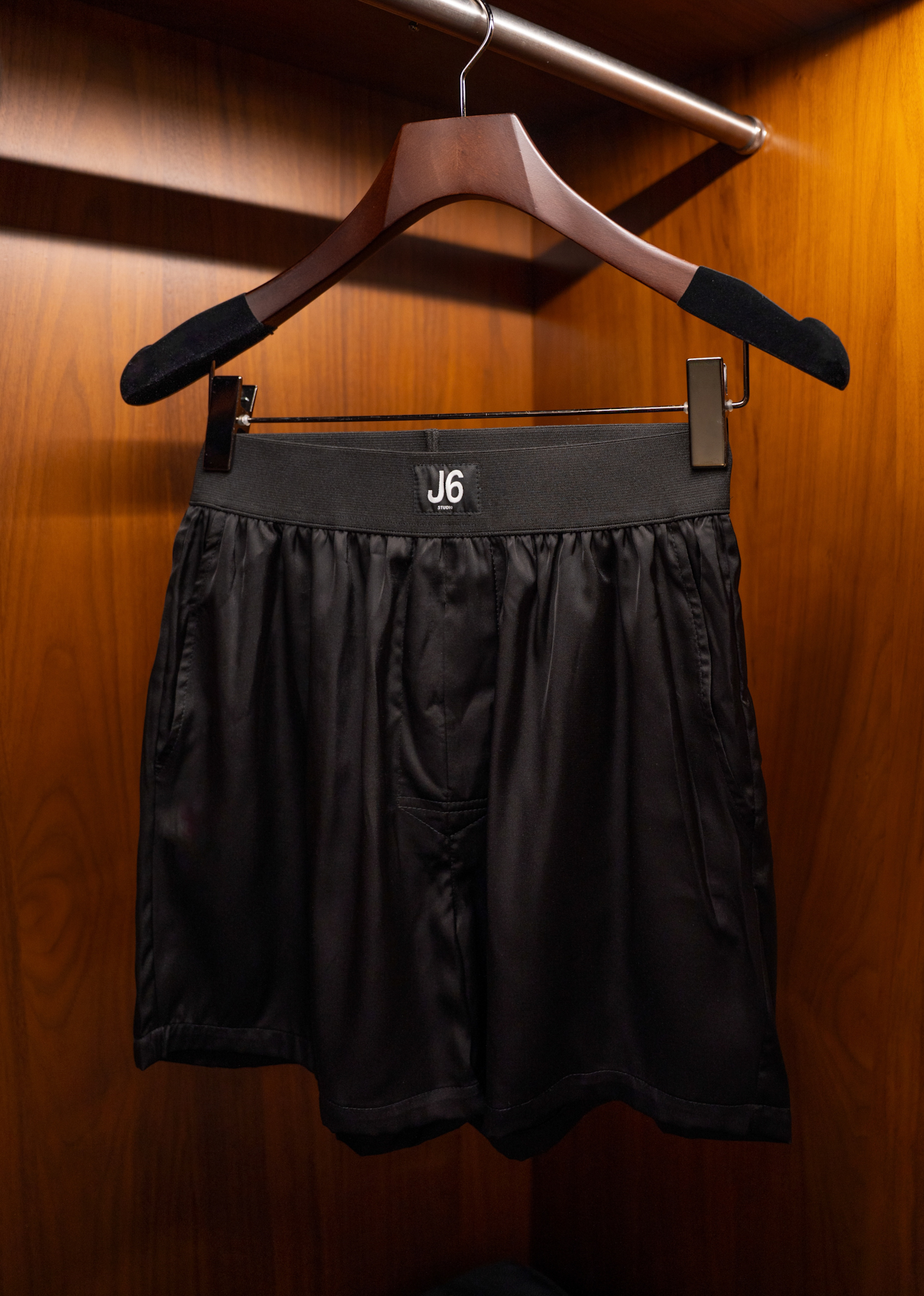 Noir shorts