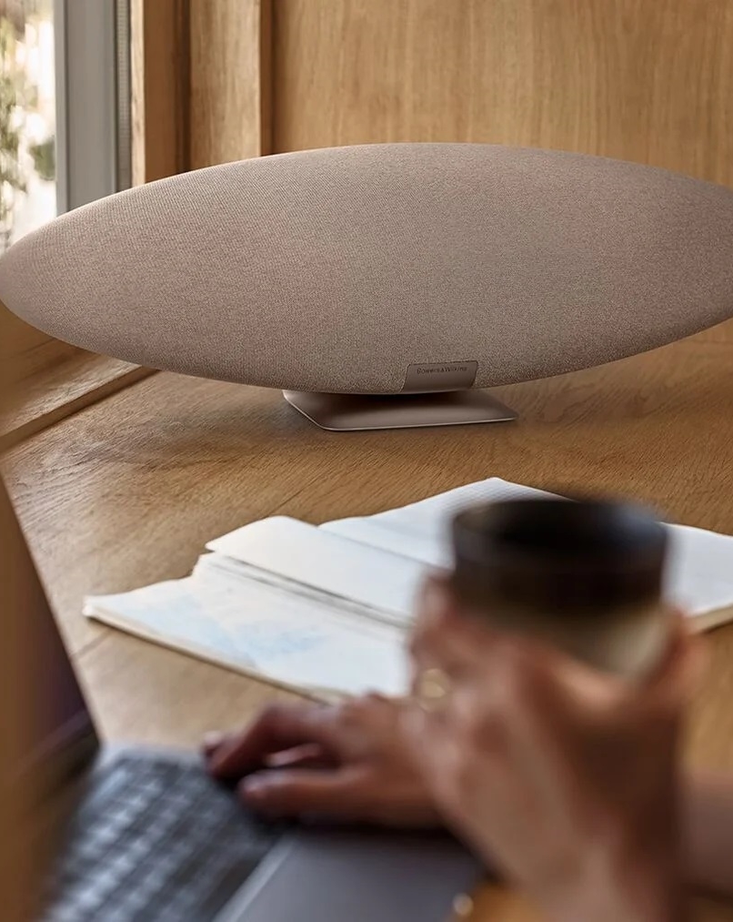 Bowers & Wilkins Zeppelin Pro Edition