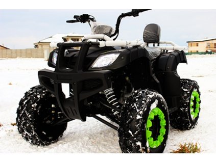 Štvorkolka FX 250 v čiernej farbe, predný pohľad na výkonnú off-road štvorkolku