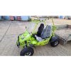 Dvojmiestna bugina 250 v teréne, zelená off-road verzia pre rekreačnú jazdu