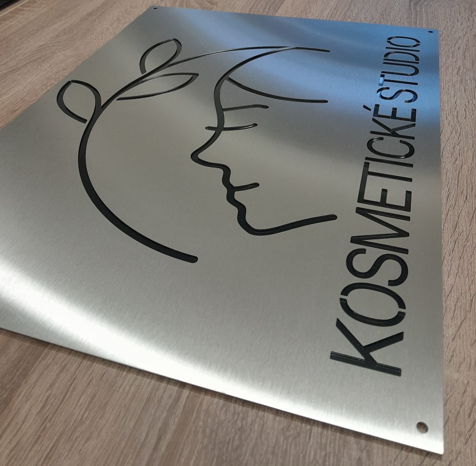 Gravírování nebo řezání do nerezu?