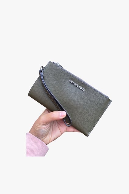 Michael Kors Adele Smartphone kožená peněženka olive stříbrné kování