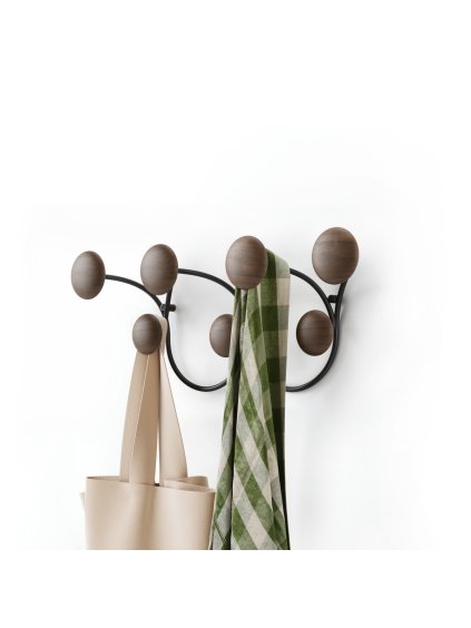 Nástenný vešiak 7 háčikov Umbra DOTSY - čierny/orechový