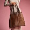 Nákupná taška cez rameno LOQI PLEATED Cocoa #2