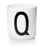 Porcelánový hrnček Q DESIGN LETTERS - biely