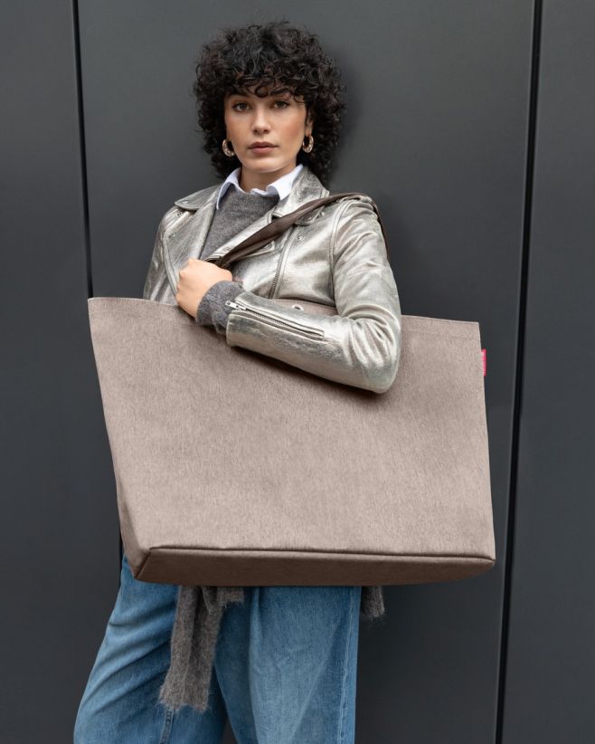 Štýlová, priestranná a neuveriteľne praktická 🤎 Nákupná taška Shopper XL od značky Reisenthel v dizajne Herringbone mokka...