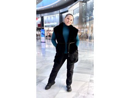 Vesta kožešinová, PES