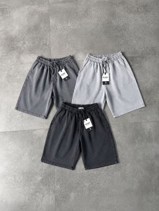 Summer fit unlocked. ☀️ Washed efekt, relaxed střih a pohodlí, které chceš nosit každý den. Tyhle kraťasy mají clean...