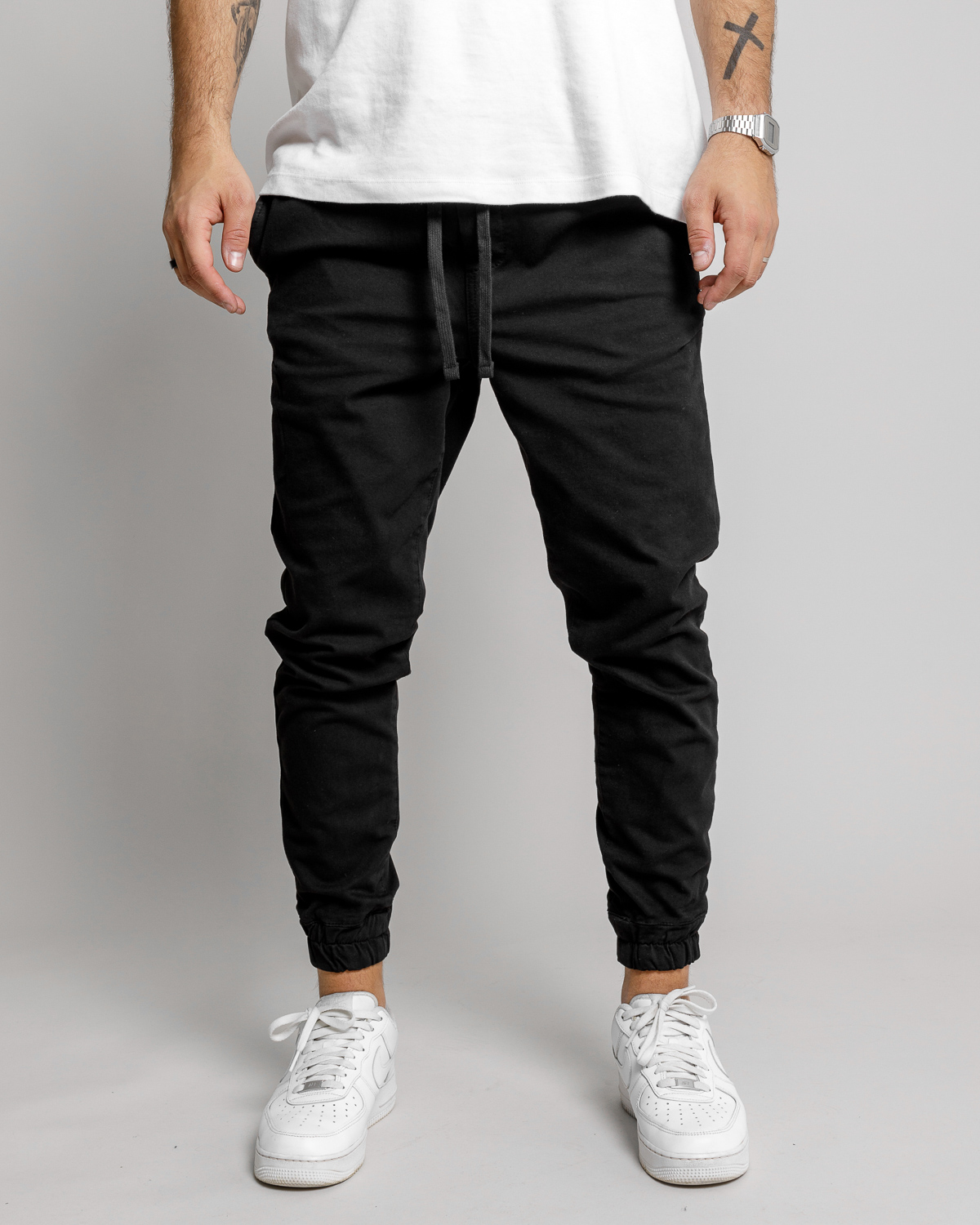 Čierne slim fit tepláky KERASTAR Veľkosť: M