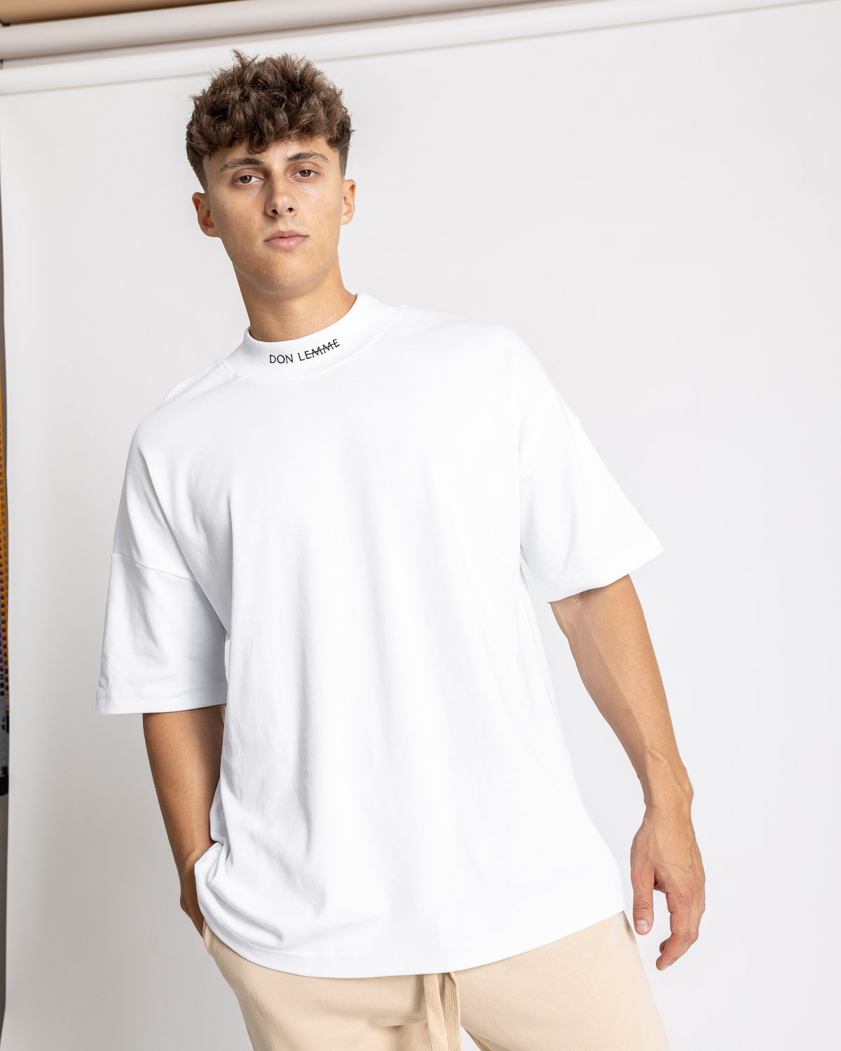 Don Lemme Oversized Triko Collar - biele Veľkosť: S