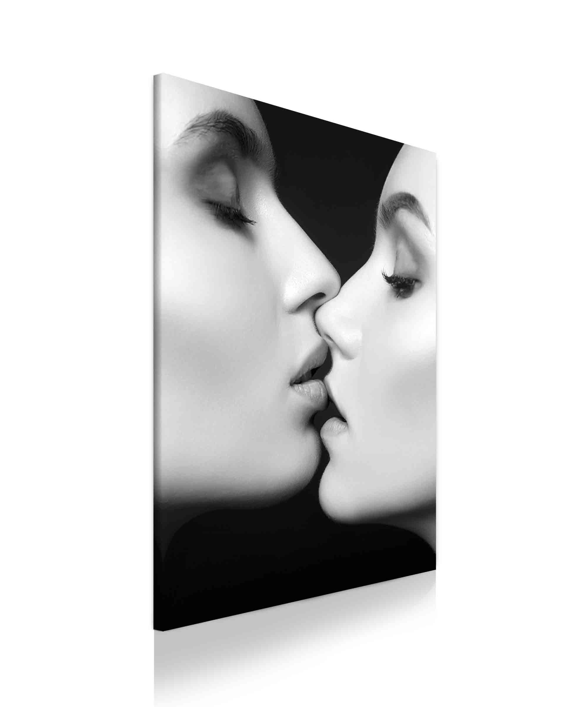 Obraz polibek ženy Velikost: 60x90 cm