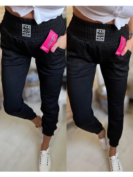 ČERNÉ TEPLAKY WEEK