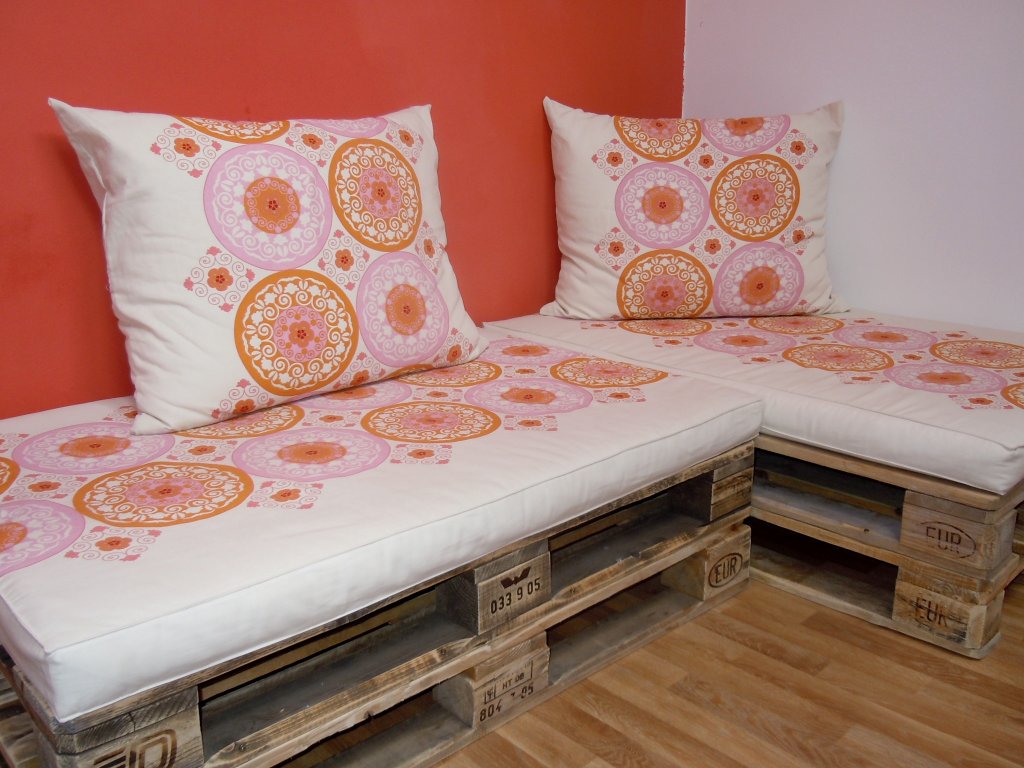 Futonové matrace na paletové sezení