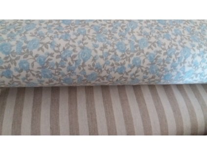 Světle modré růžičky na bílé