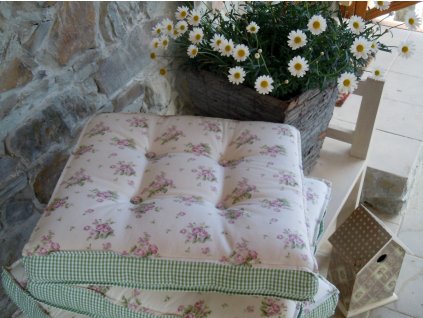Futon, sedák v anglickém stylu