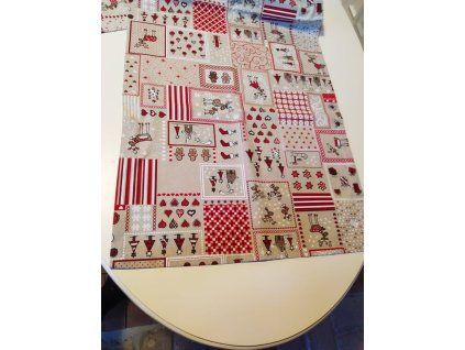 Běhoun vánoční patchwork domečky, perníčky..