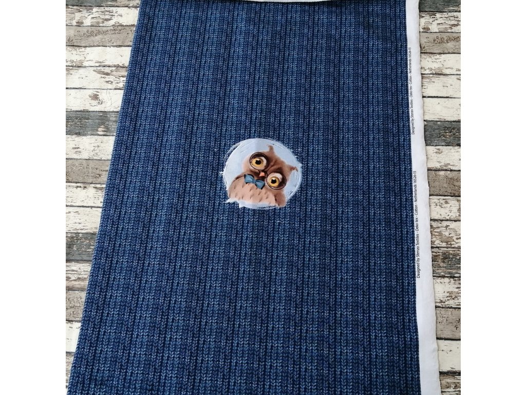 Panel - sovička na modrém svetříku