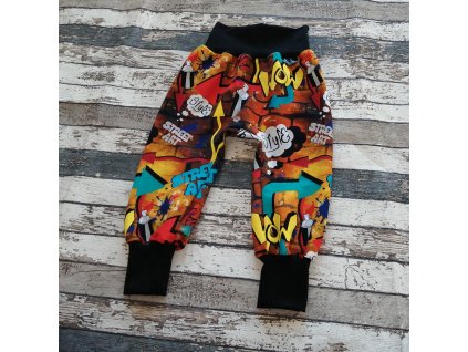 Rostoucí tepláčky Yháček, Graffiti zeď, vel. 68, poslední kus